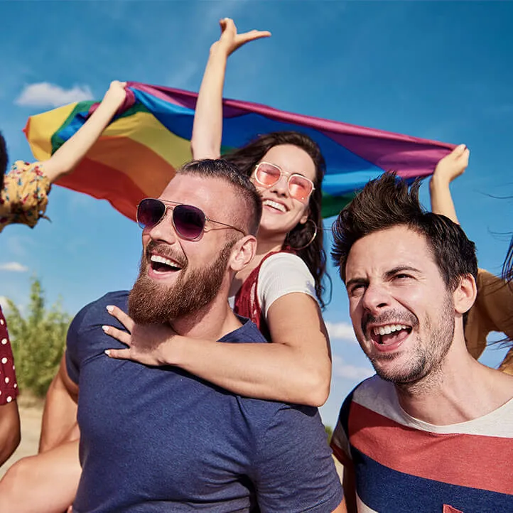 Personnes célébrant l'inclusion et la diversité sexuelle Pride LGBT
