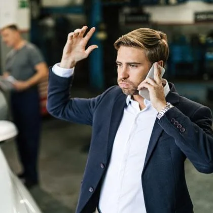 Les vendeurs automobiles sont en crise !